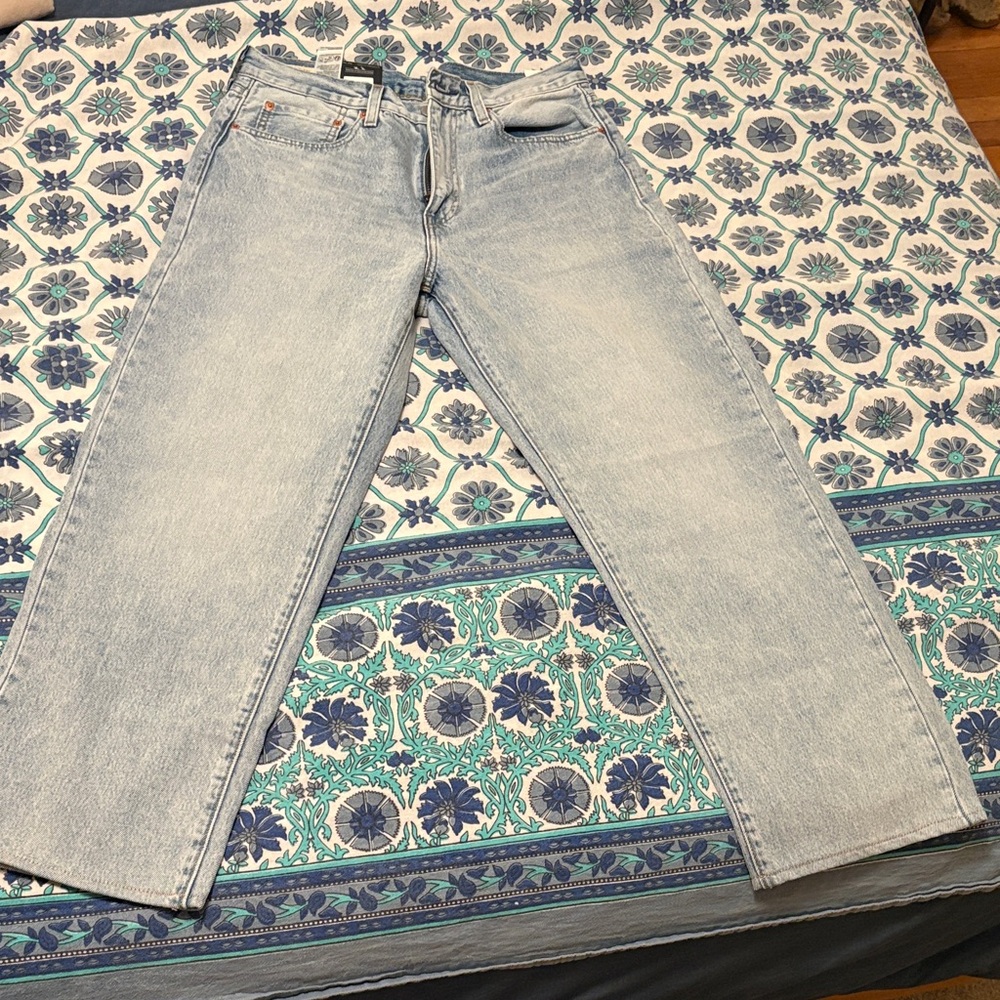 Brand NEW Levi's 568 loose straight men’s jeans